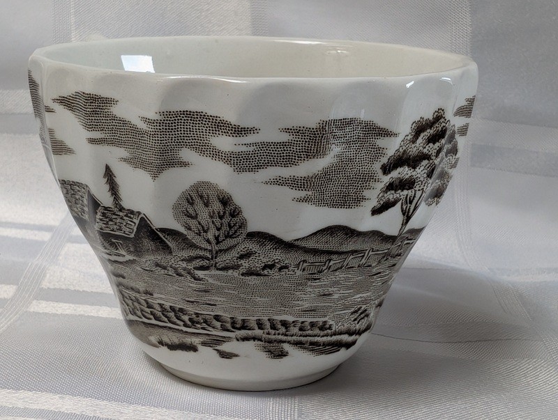 Myott Royal Mail Teacup and Saucer Set - image 8 of 14