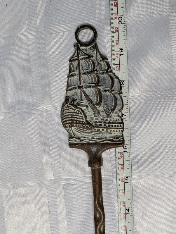 Antique ship-themed dusting brush - image 9 of 9