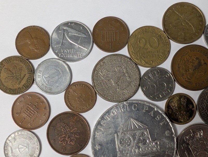 Diverse collection of coins and a commemorative token - image 6 of 20
