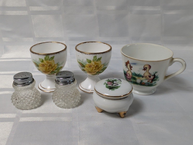 Tea ware set with Rose pattern and duck mug - image 1 of 15