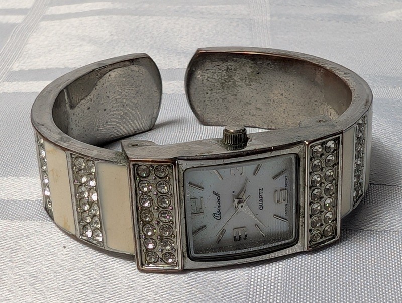 Watches and crystal-studded bracelet - image 5 of 8