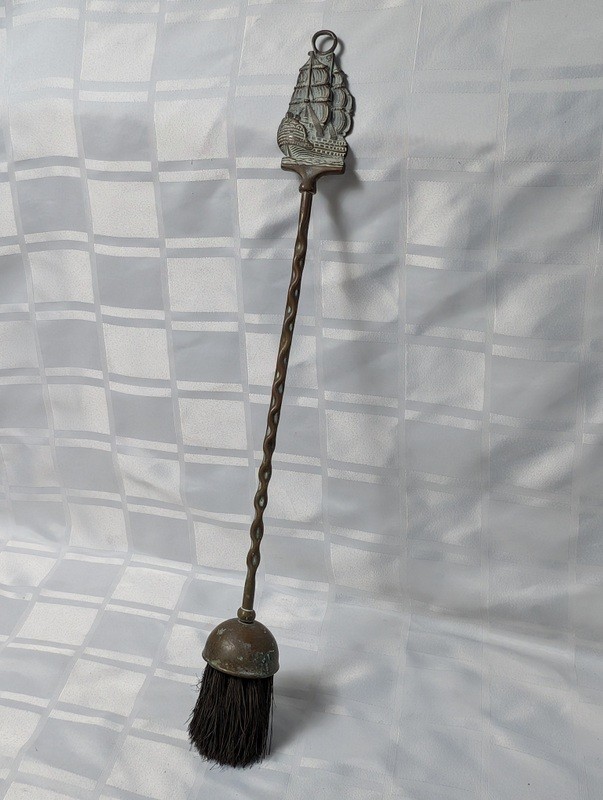 Antique ship-themed dusting brush - image 4 of 9