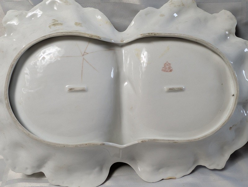 Two-section shell-shaped porcelain serving dish with floral pattern - image 12 of 15