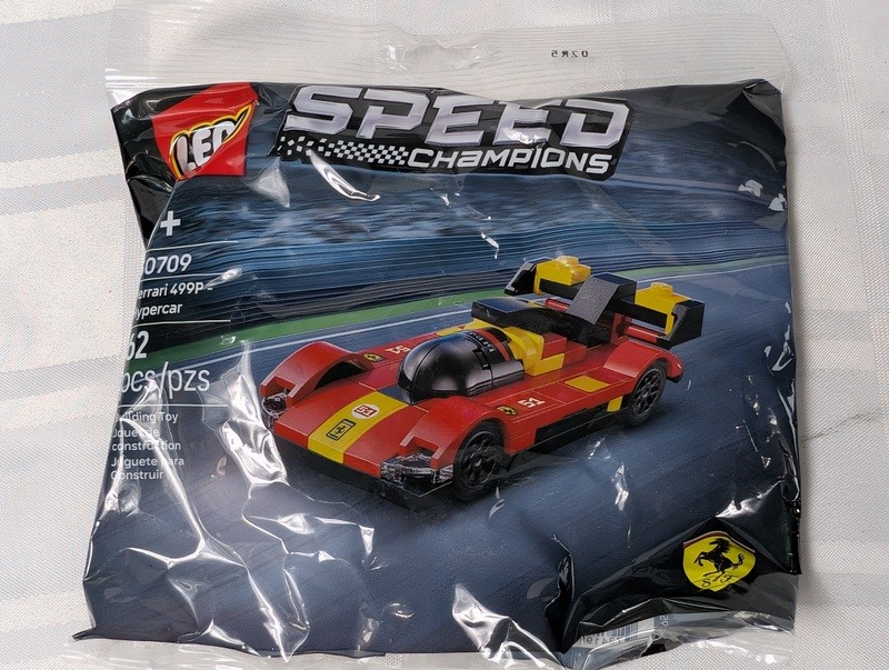 LEGO Speed Champions Ferrari 499P set 30709 - image 1 of 7