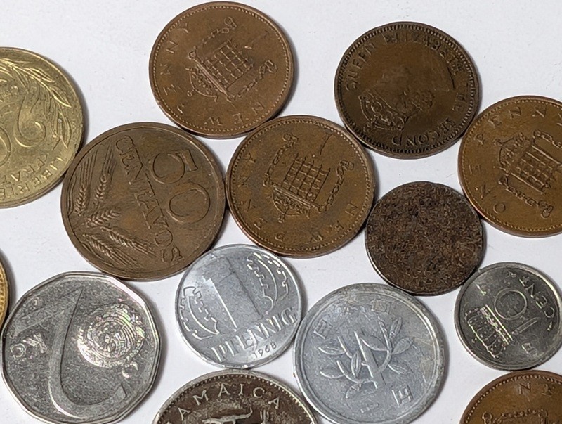 Assorted international coins including Jamaican 1975 issues - image 20 of 26