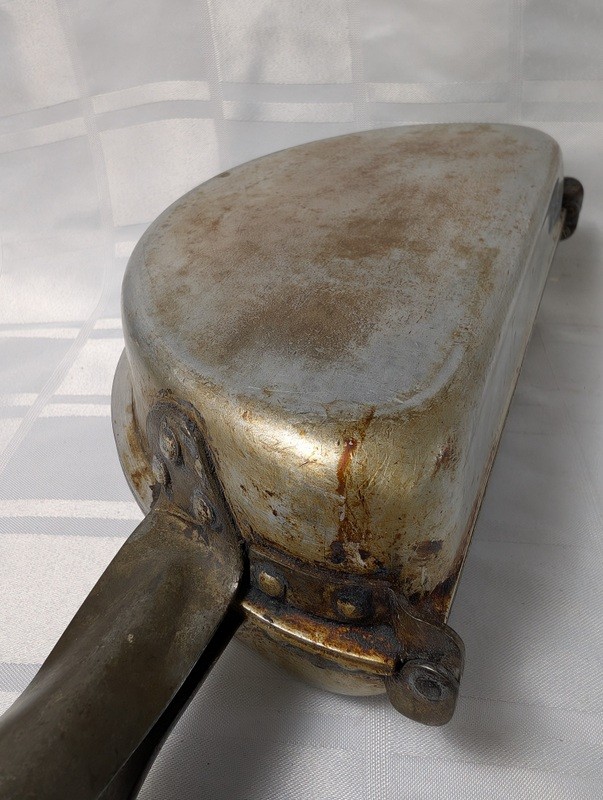 Wear-Ever Aluminum No. 137 Clamshell Pan - image 9 of 11