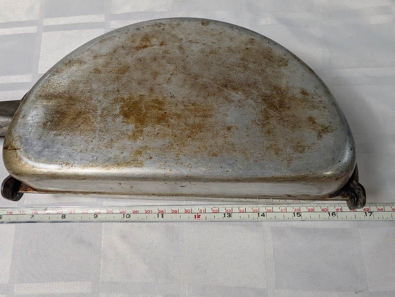 Wear-Ever Aluminum No. 137 Clamshell Pan - image 10 of 11