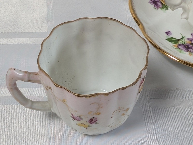 Salisbury bone china teacup set with floral mugs and scalloped plate - image 5 of 15