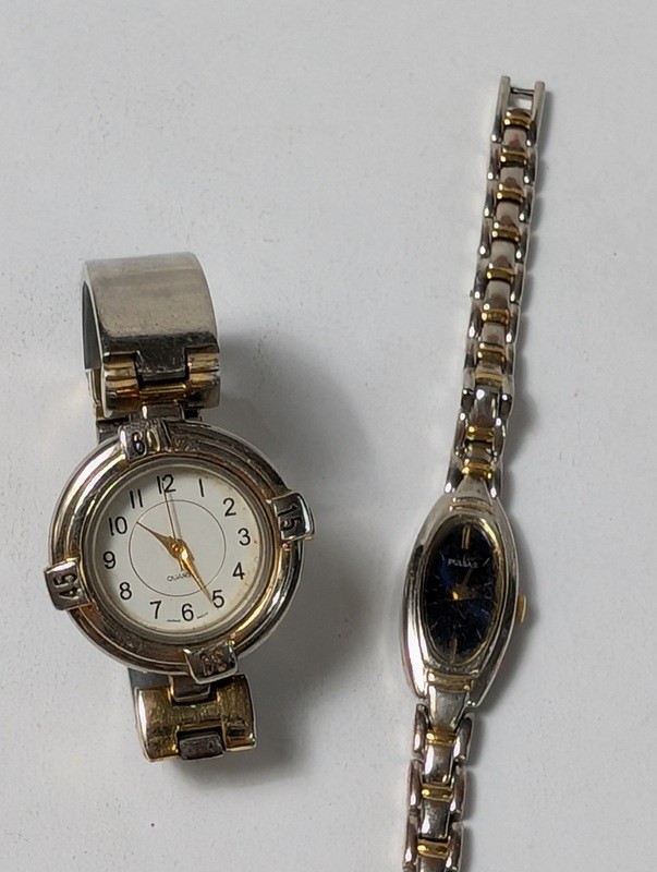 Two vintage wristwatches (Pulsar bracelet and round quartz) - image 1 of 9