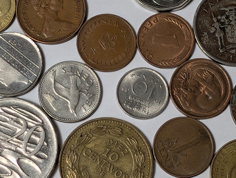 Assorted international coins including Jamaican 1975 issues - image 26 of 26