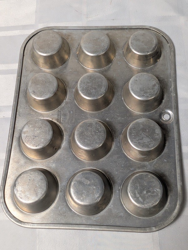 Mirro 12-Cup Muffin Pan - image 8 of 11