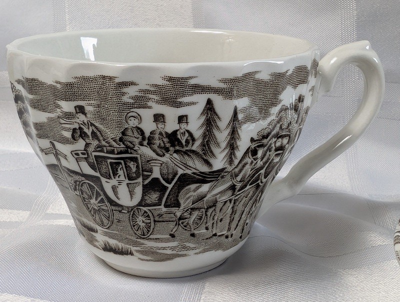 Myott Royal Mail Teacup and Saucer Set - image 9 of 14
