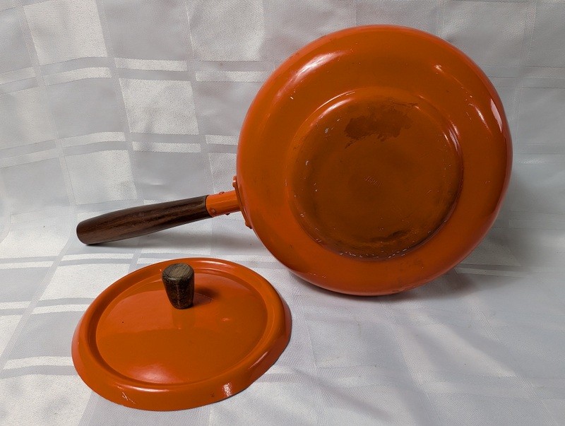 Orange enamel pot with lid and wooden handle - image 10 of 14