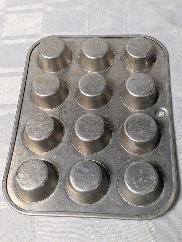 Mirro 12-Cup Muffin Pan - image 7 of 11