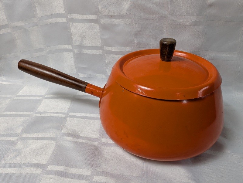 Orange enamel pot with lid and wooden handle - image 8 of 14
