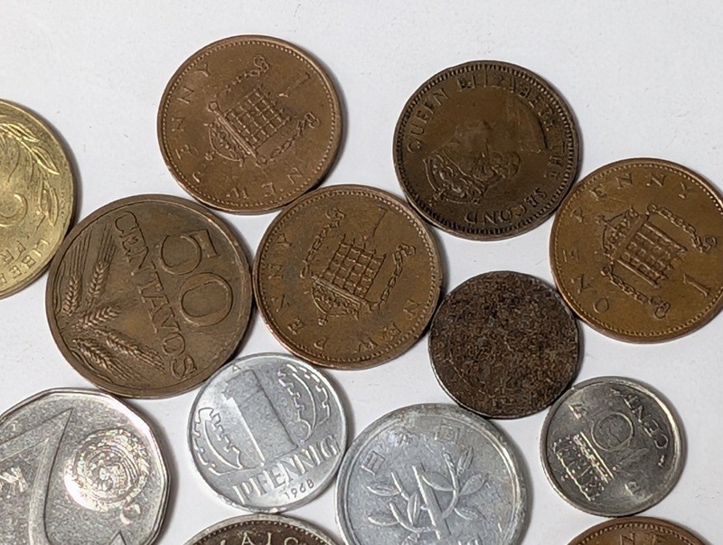 Assorted international coins including Jamaican 1975 issues - image 10 of 26