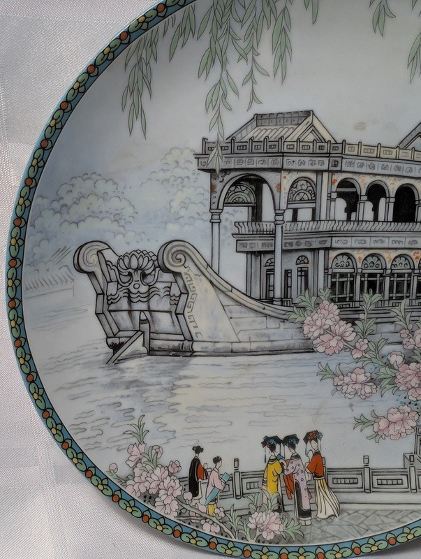 Porcelain decorative plate with Chinese landscape and figures - image 4 of 10