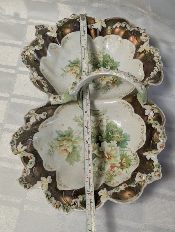 Two-section shell-shaped porcelain serving dish with floral pattern - image 14 of 15