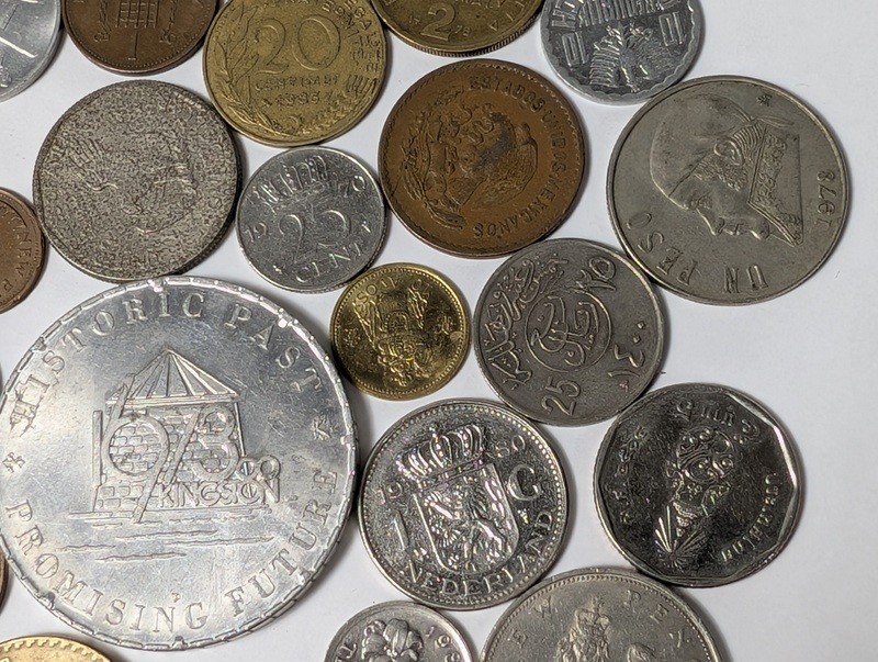 Diverse collection of coins and a commemorative token - image 8 of 20