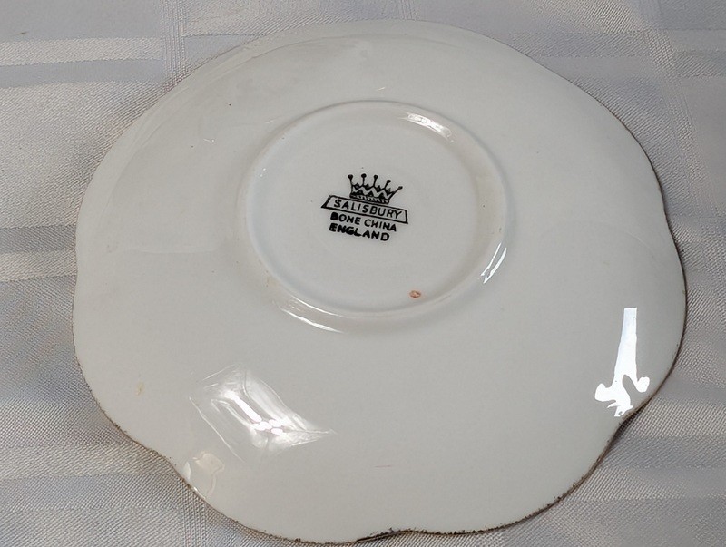 Salisbury bone china teacup set with floral mugs and scalloped plate - image 12 of 15