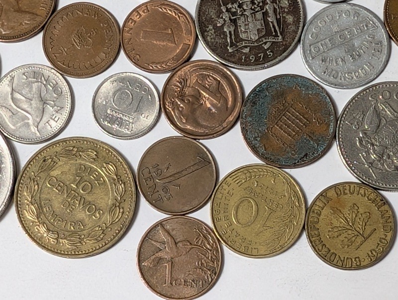 Assorted international coins including Jamaican 1975 issues - image 6 of 26