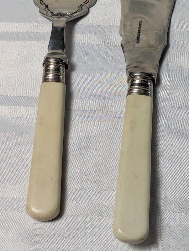 Vintage carving fork and knife with cream handles - image 5 of 10