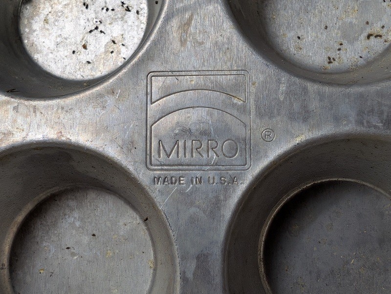Mirro 12-Cup Muffin Pan - image 4 of 11