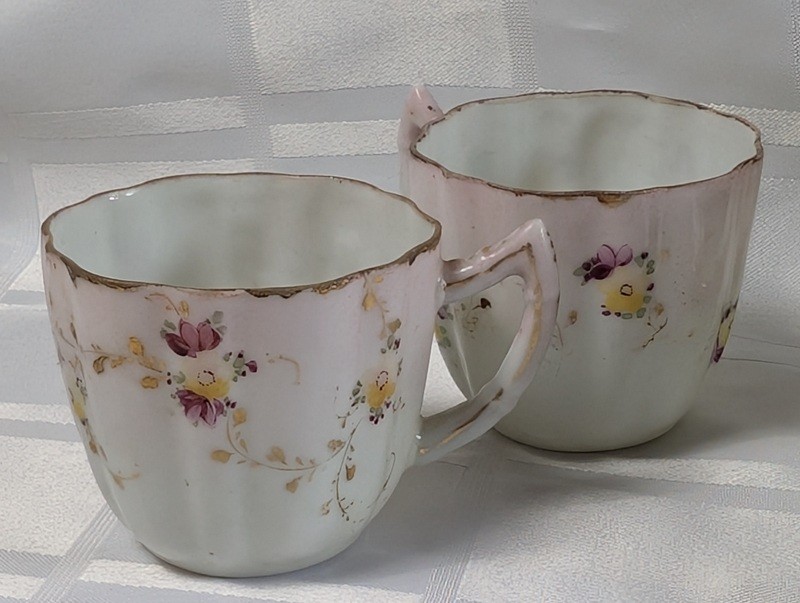 Salisbury bone china teacup set with floral mugs and scalloped plate - image 8 of 15