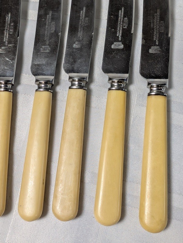 Bone-handled stainless steel knife set - image 4 of 8