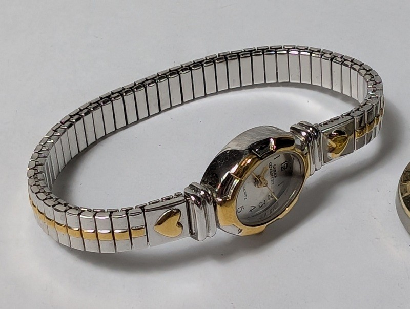 Two vintage two-tone wristwatches and a link bracelet - image 4 of 10