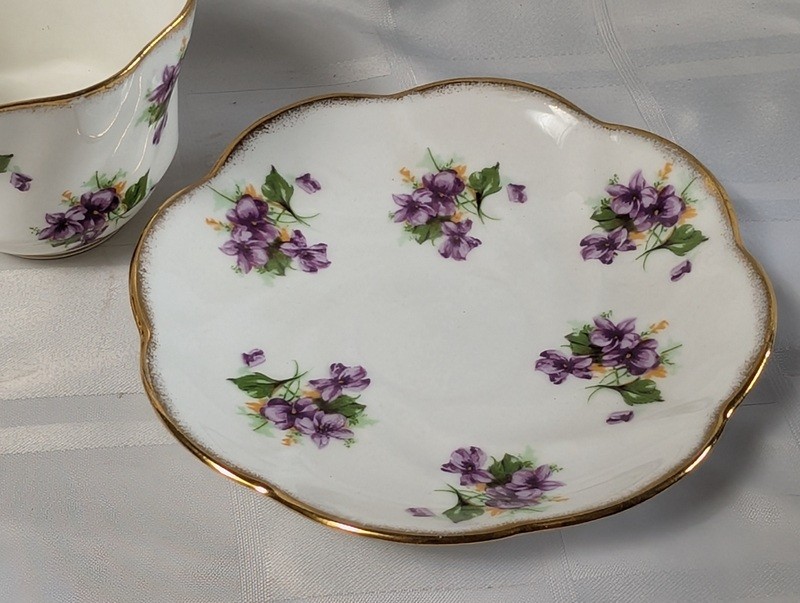 Salisbury bone china teacup set with floral mugs and scalloped plate - image 10 of 15