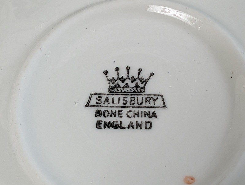 Salisbury bone china teacup set with floral mugs and scalloped plate - image 13 of 15