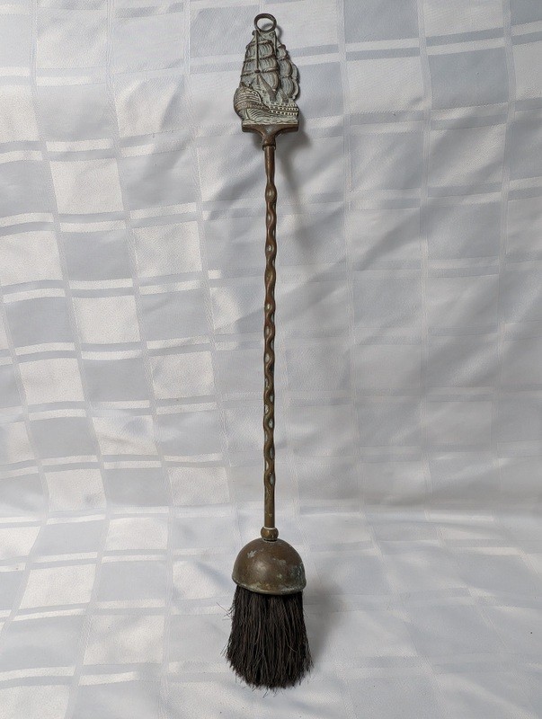 Antique ship-themed dusting brush - image 1 of 9