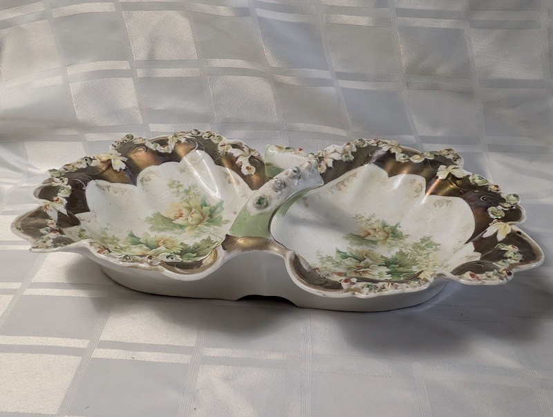 Two-section shell-shaped porcelain serving dish with floral pattern - image 3 of 15