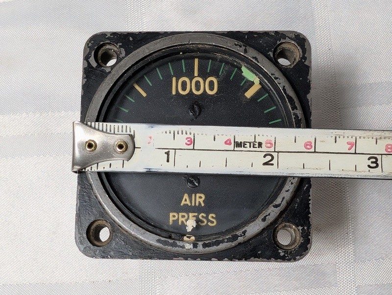 Air pressure gauge with mounting flange - image 9 of 9