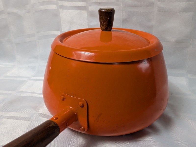 Orange enamel pot with lid and wooden handle - image 6 of 14