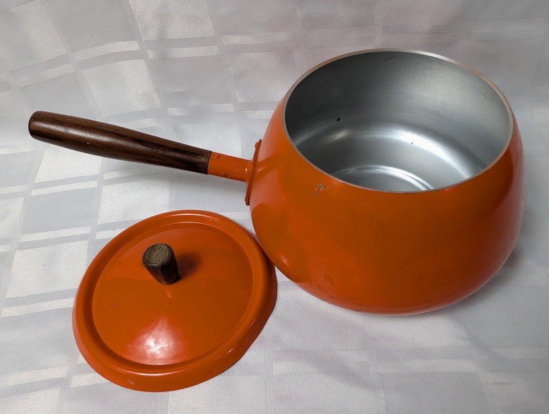 Orange enamel pot with lid and wooden handle - image 9 of 14