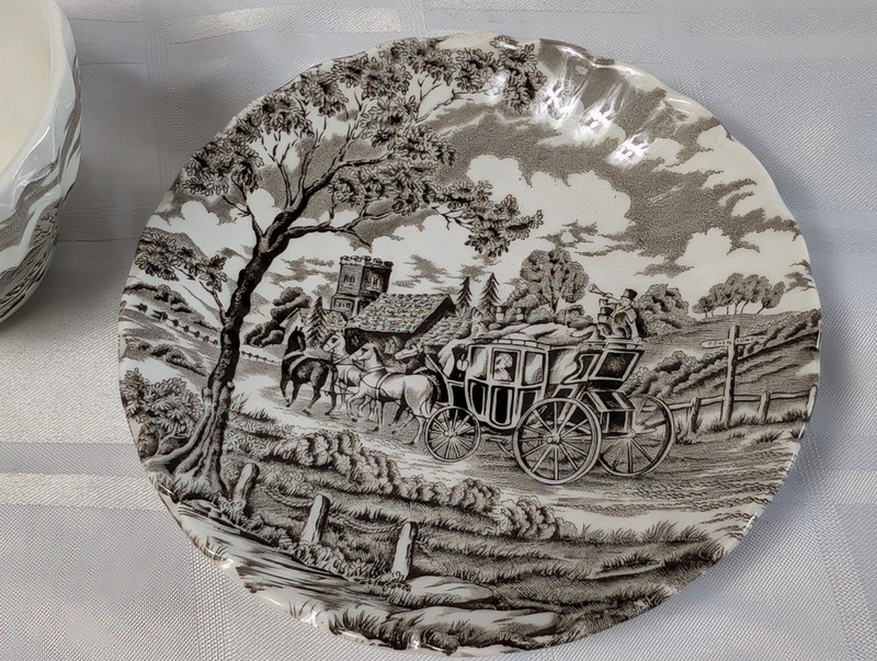 Myott Royal Mail Teacup and Saucer Set - image 5 of 14