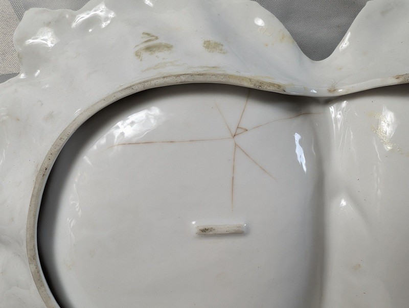 Two-section shell-shaped porcelain serving dish with floral pattern - image 11 of 15