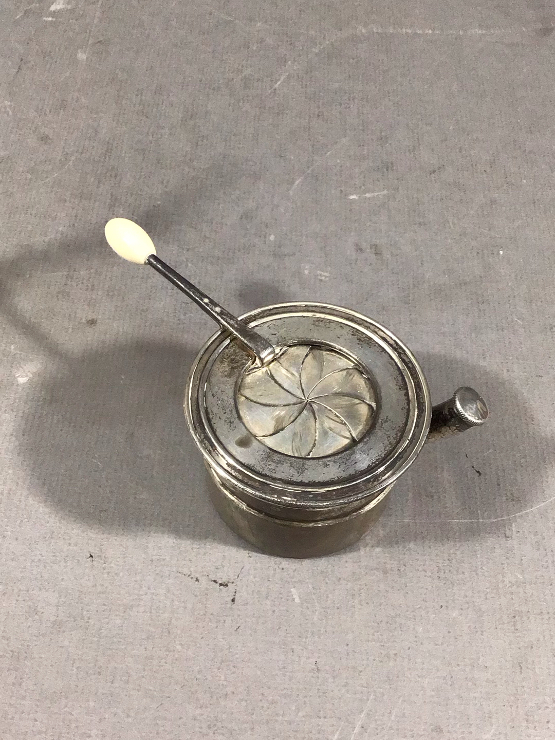 Towle Sterling Louis XIV Kettle & Warmer (1030+dwt) // updated dwt in title, unchanged in description - image 3 of 9