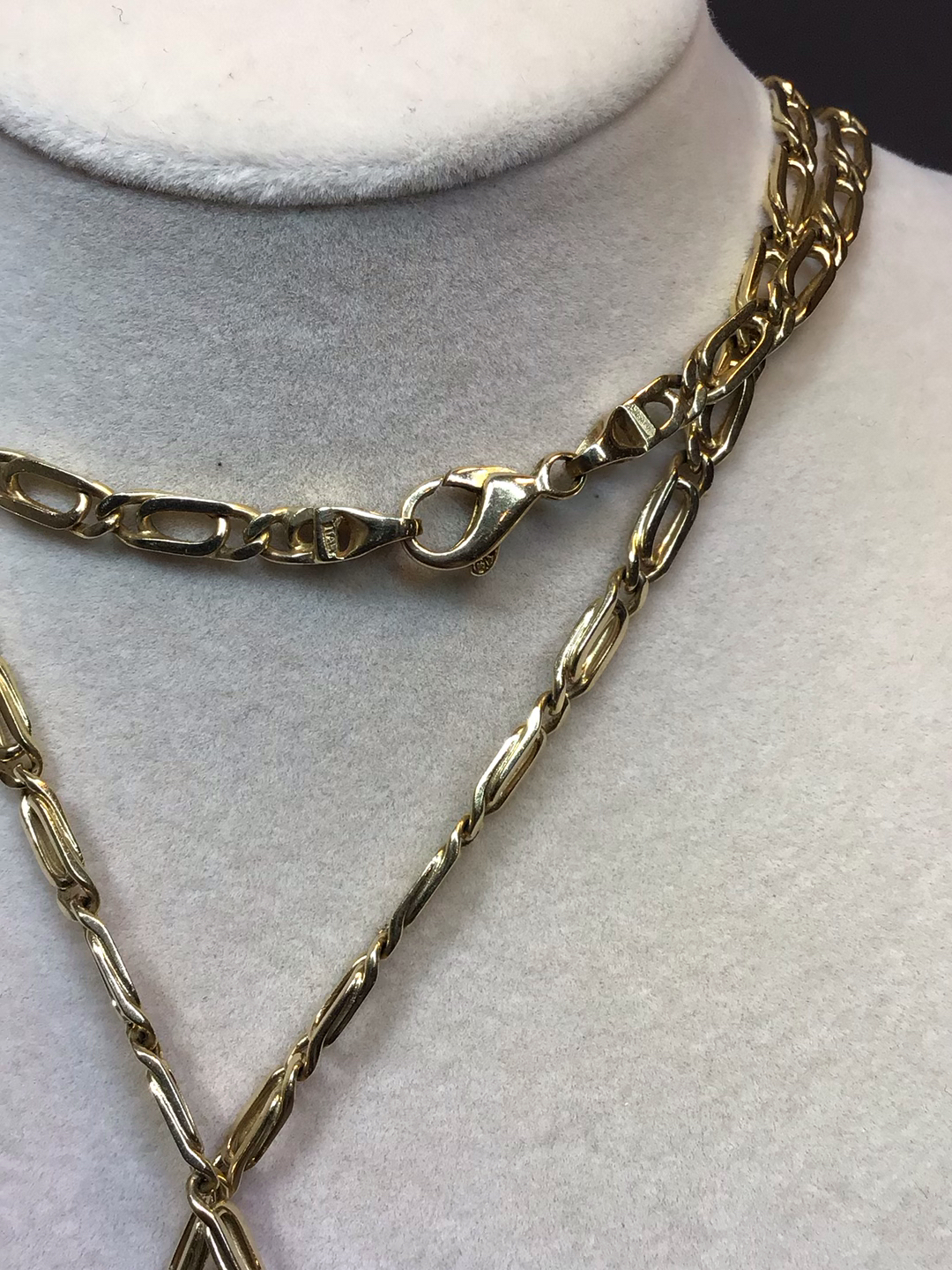 14K Yellow Gold & Jade Necklace (19+dwt) - image 4 of 9