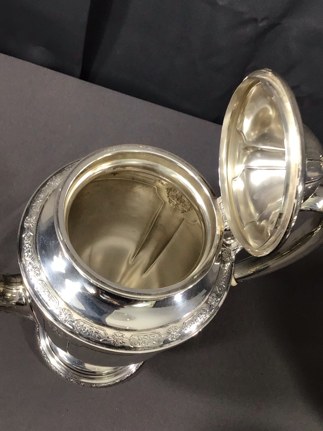 Towle Sterling Louis XIV Coffee & Tea Pots (1000+dwt) - image 3 of 6