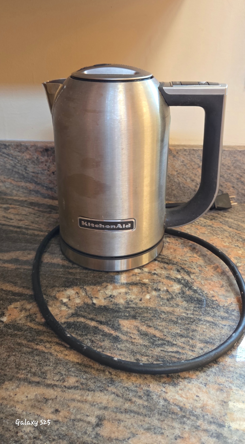 Kitchen Duo – Rival Potpourri Crock & KitchenAid Electric Kettle - image 3 of 4