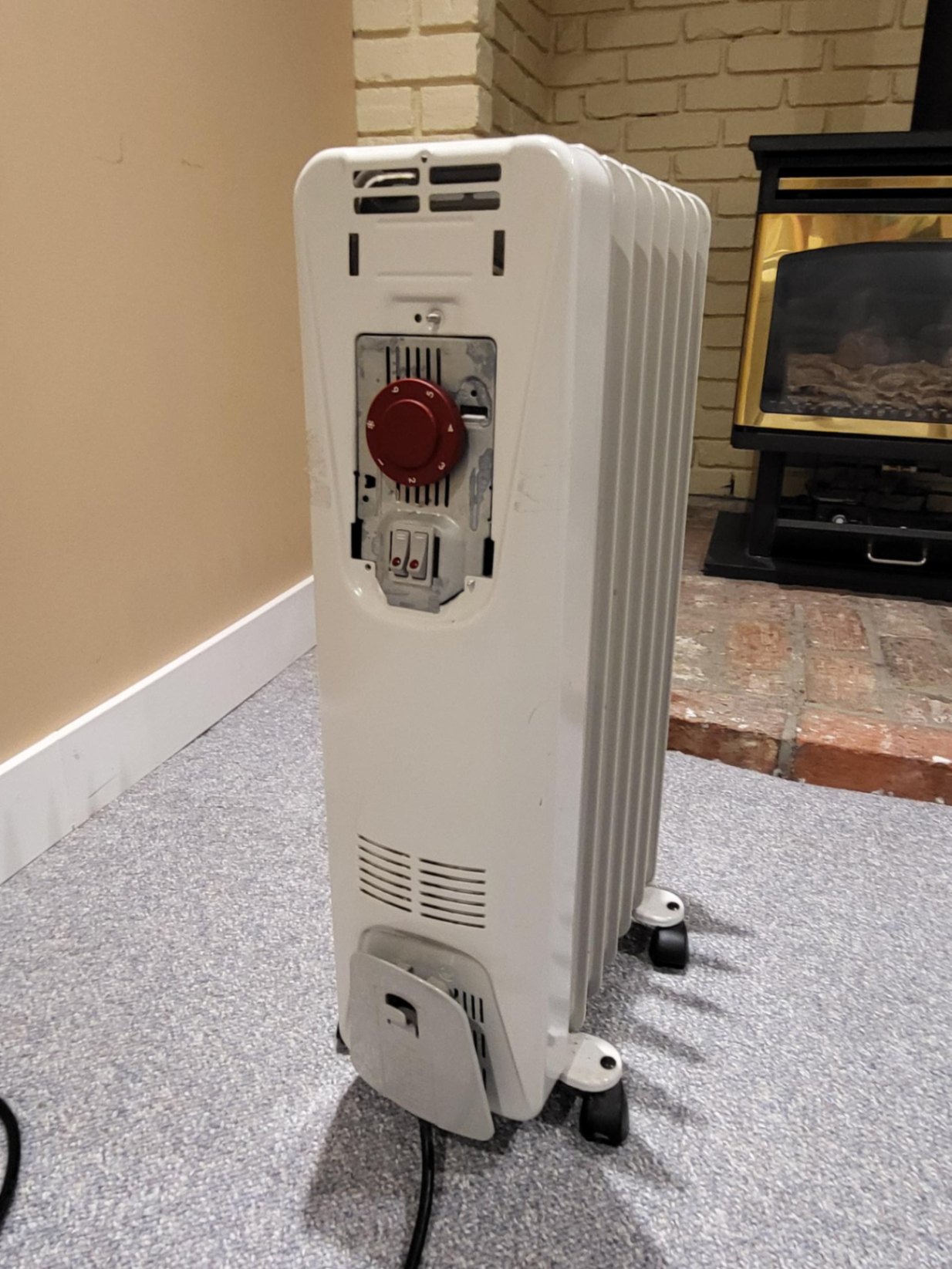 Portable Oil-Filled Column Radiator Heater - image 2 of 2