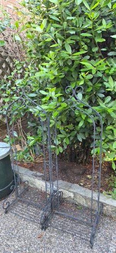 Wire Plant Support Racks/Cages - image 1 of 3