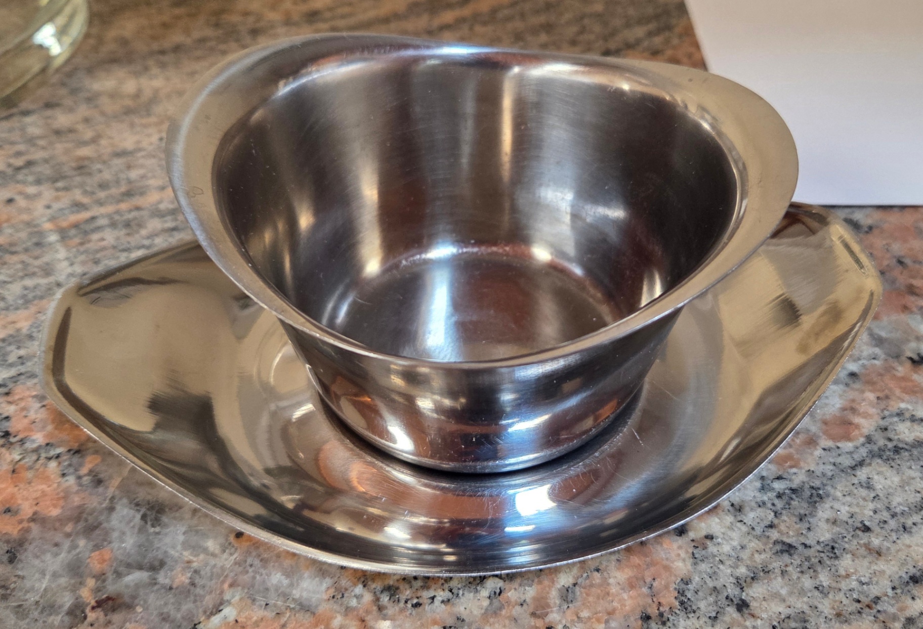 Green fish-shaped ceramic creamer with matching plate, stainless steel creamer with saucer, and Vinturi wine aerator box - image 6 of 7