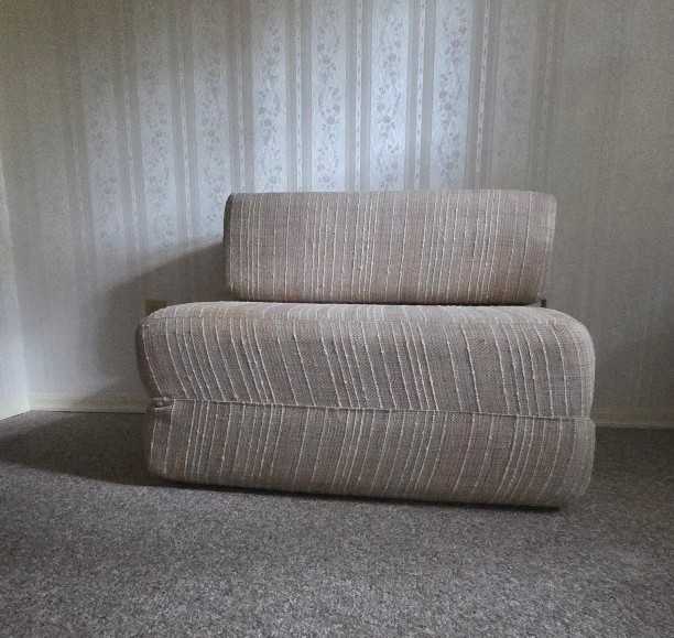 Modular Armless Chair with Folding Floral Futon/Guest Bed - image 5 of 8