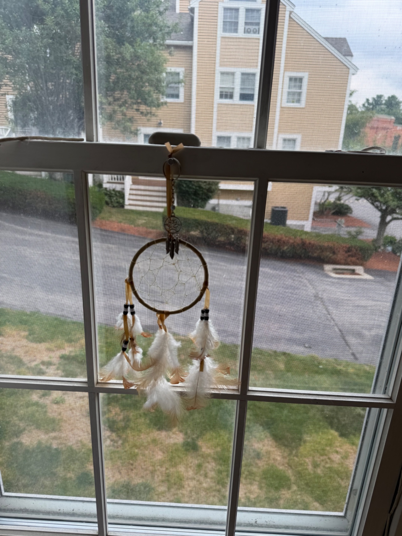 Assorted decorative hanging ornaments - image 10 of 16