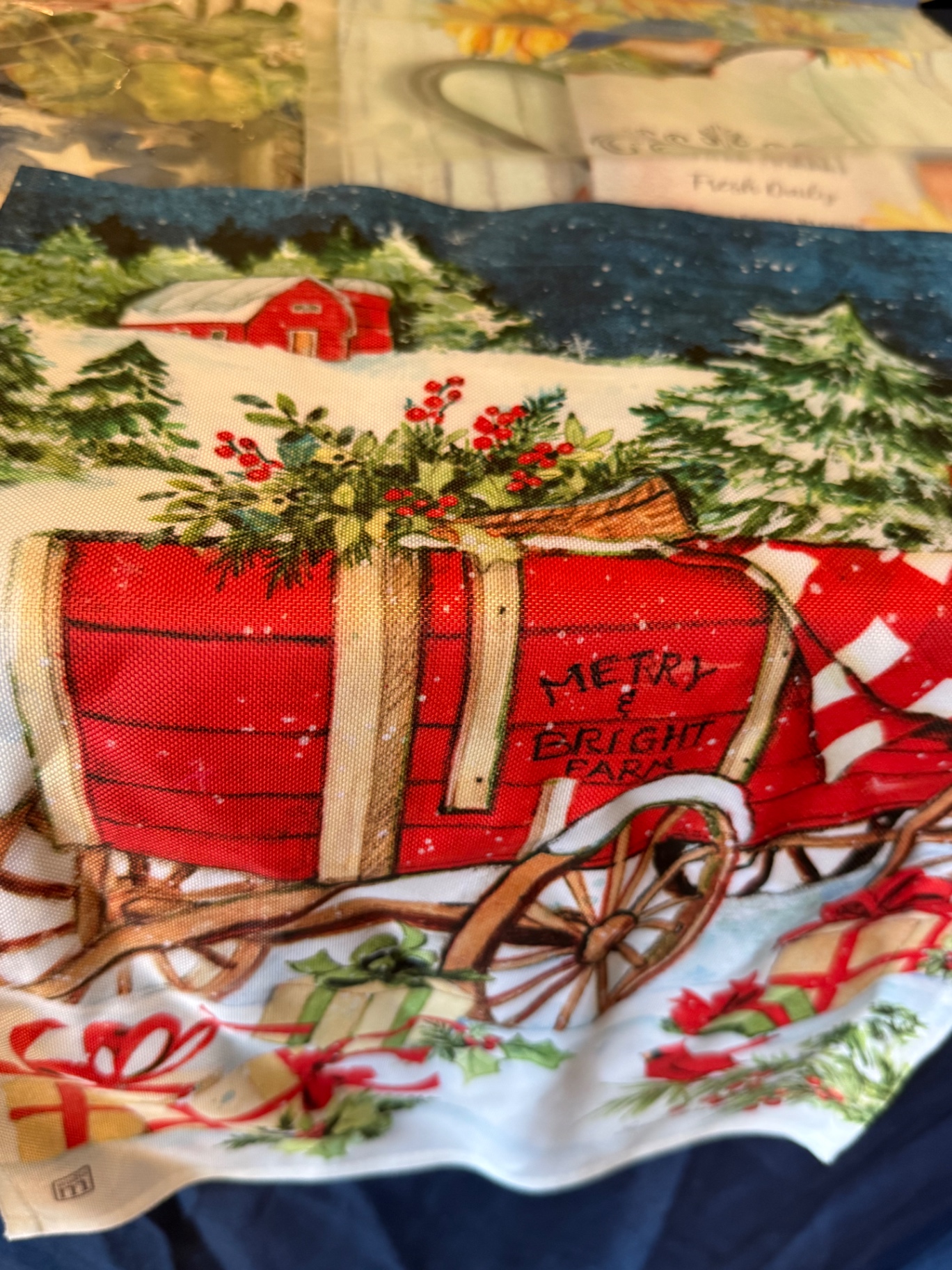 Assorted Garden Flags and Decorative Towels - image 7 of 8