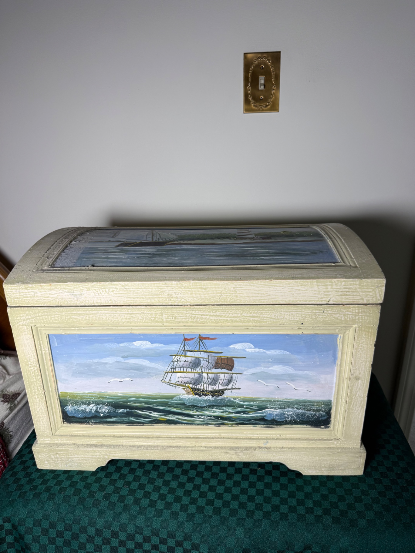Cream nautical-themed storage chest - image 1 of 7